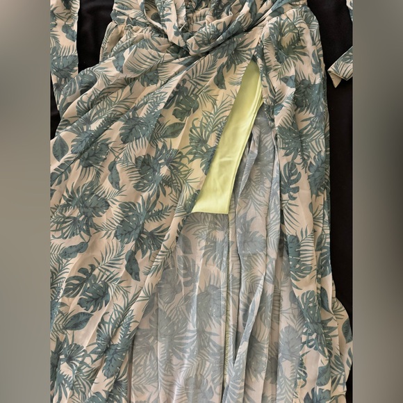 Love Is All Green Leaf Tropical Tie Halter Maxi Dress w Slits & Built in Bottoms - Picture 5 of 8